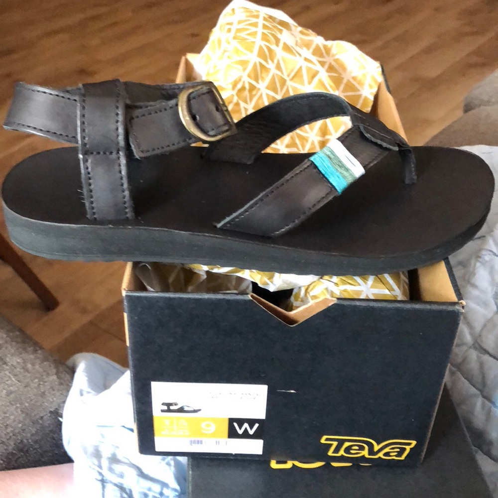 Brand new Teva’s. Re-poshing.